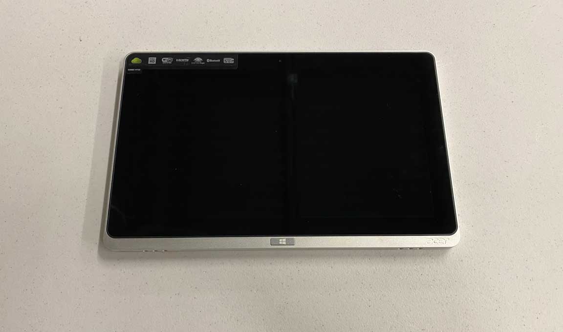 acer iconia w700